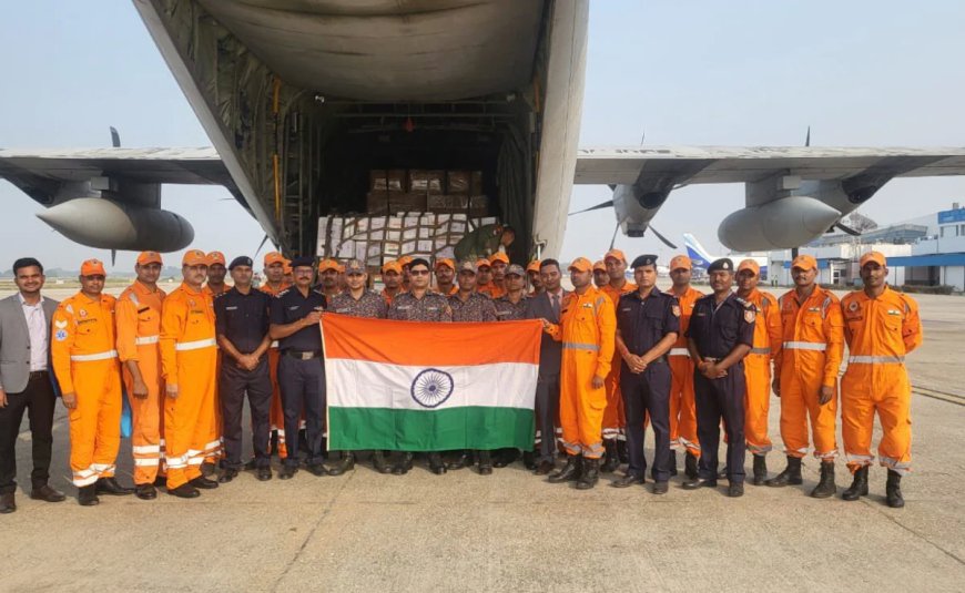 भारत ने भूकंप प्रभावित नेपाल को दवा, राहत सामग्री उपलब्ध करायी