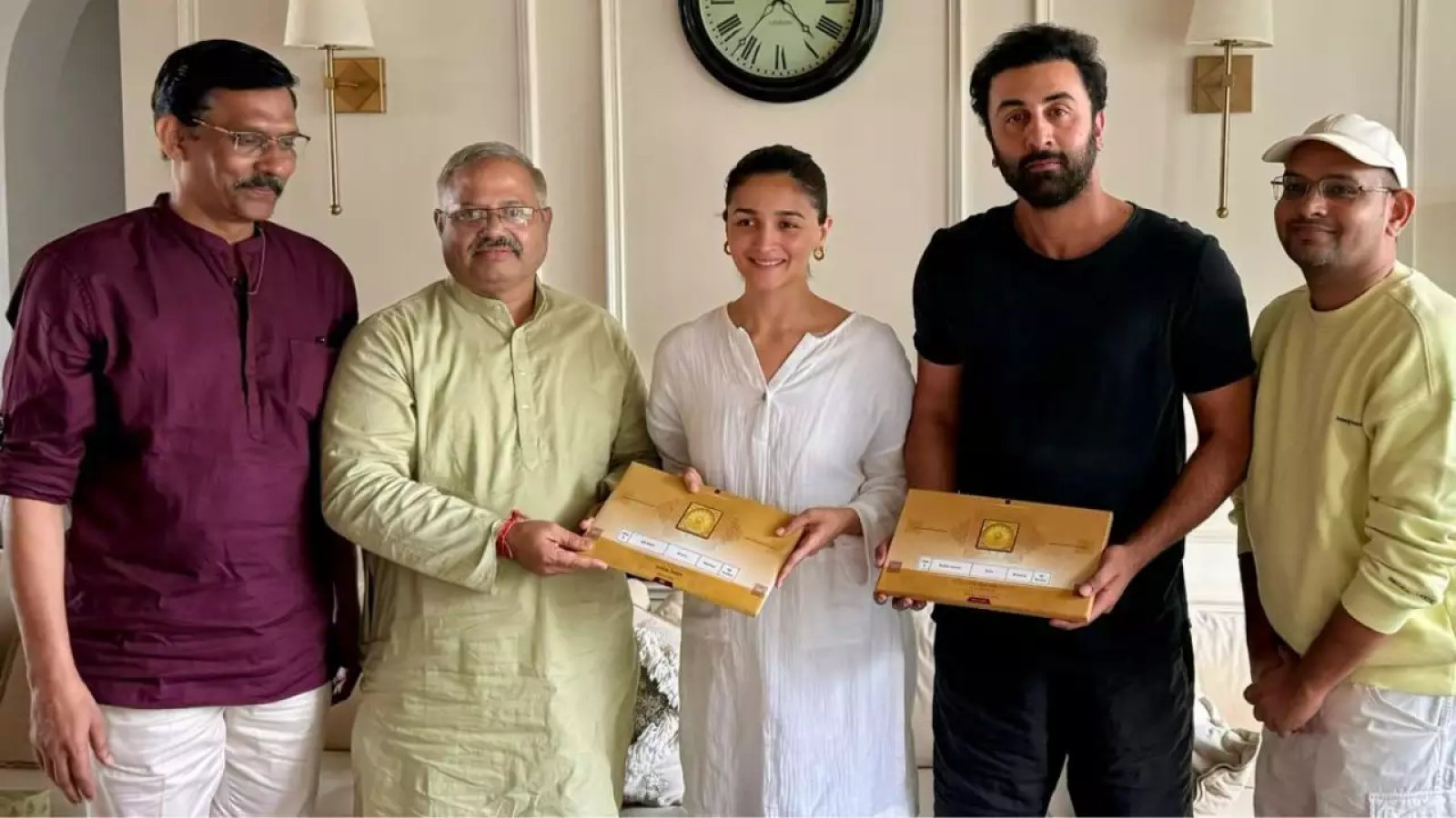 अयोध्या राम मंदिर उद्घाटन: रणबीर-आलिया को भी न्योता, 22 जनवरी को होंगे शामिल