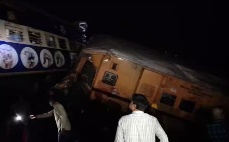 Andhra Pradesh Train Accident: आंध्र प्रदेश में दो ट्रेनों की टक्कर, नौ की मौत और सैकड़ों घायल