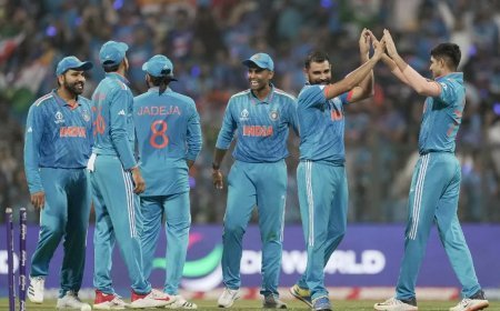 India vs Sri Lanka: शमी की तूफानी गेंदबाजी ने भारत को सेमीफाइनल में पहुंचाया