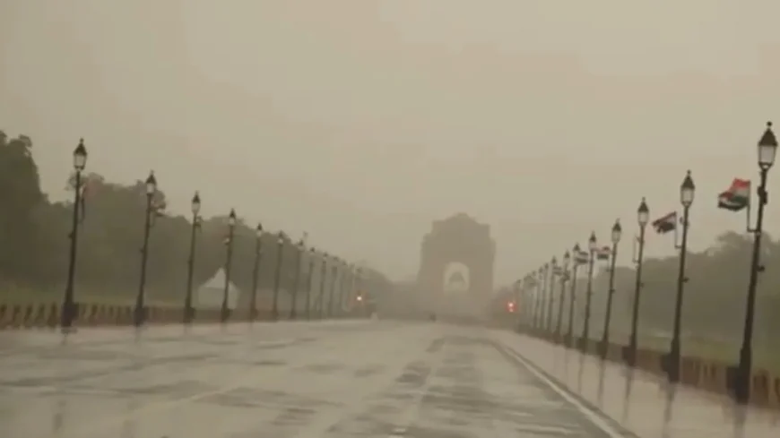 Delhi Weather Update: Heavy Rain, Thunderstorms Lash NCR , IMD Issues Yellow Alert
