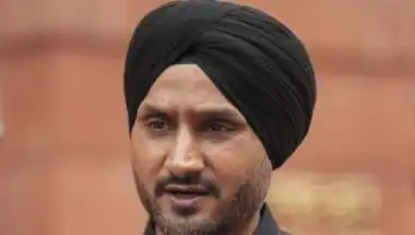 Security Row: HC Questions Punjab Govt on Withdrawing Harbhajan Singh’s Cover Amid Political Tension
