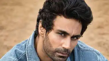 Supermodel Karan Oberoi Style Impression: Fame Goes Overseas